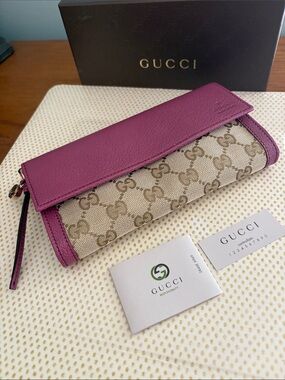 Gucci Pink and Beige Wallet ( NWT)